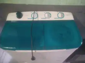 Mesin cuci 2 tabung merek Sanken
