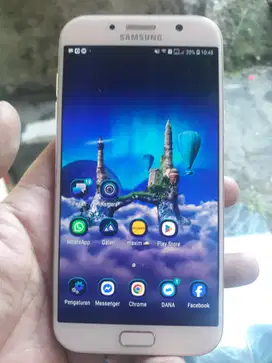 Samsung A7 2017+casan ram 3/32 kondisi normal cuma shadow aja