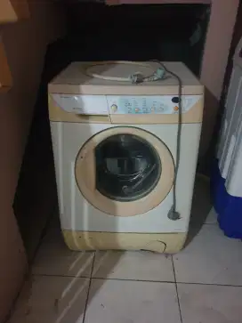 Mesin Cuci Front Loading Electrolux 6-7 kg Bukaan Depan Otomatis