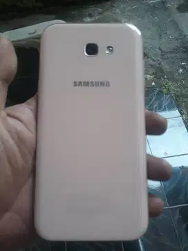 Samsung A7 2017+casan orian ram 3/32 kondisi normal cuma shadow