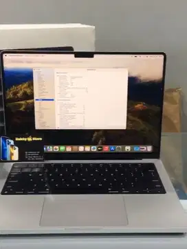Macbook Pro M3 14 inch 8/512gb garansi oktober 2025 cc 18