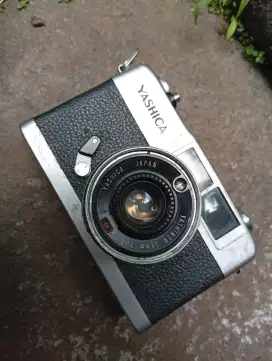 00610 - kamera analog jadul YASHICA 35me - murah guys