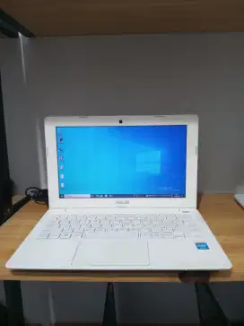 Asus X200CA Slim Intel 1007U DDR 4GB 500GB 12 Baterai 2 Jam