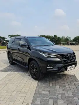 Fortuner vrz 2.4 diesel AT 2021 full black