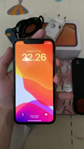 iphone xr 64gb , ios 16 bisa di jailbreak , minus cat body ngelupas
