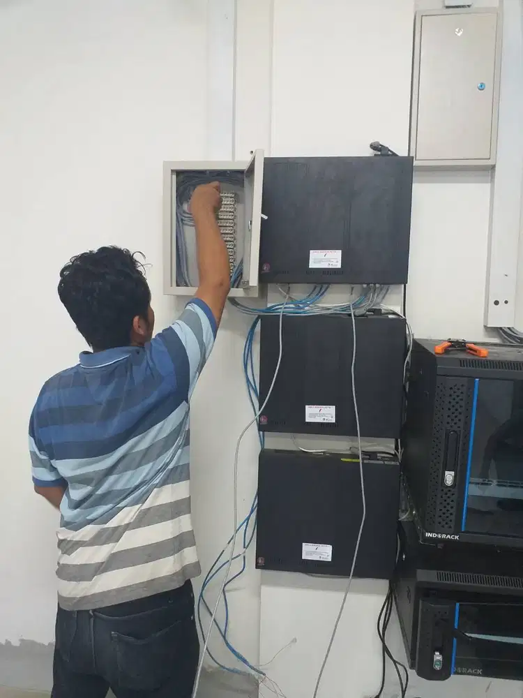 Service dan Tekhnisi PABX dan CCTV Perkantoran