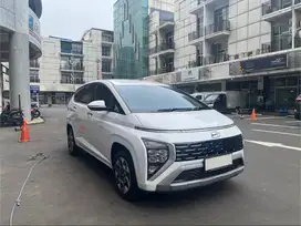[LOW KM] Hyundai Stargazer Style AT 2021 putih