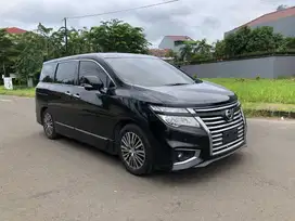 Nissan Elgrand 2.5 HWS 2017