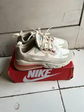 Sepatu sneakers nike air max 270 Raect white original
