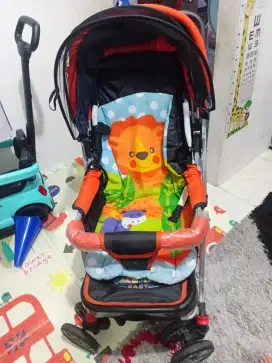 Stroller bayi... masih bagus.