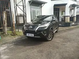 KM Rendah - TOYOTA FORTUNER 2.4 VRZ SOLAR A/T 2018 HITAM