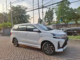 D Toyota Avanza 1.5 Veloz Bensin-AT 2021 Hitam DVOQB
