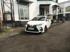 KM Rendah - TOYOTA YARIS 1.5 S GR SPORT BENSIN M/T 2021 PUTIH