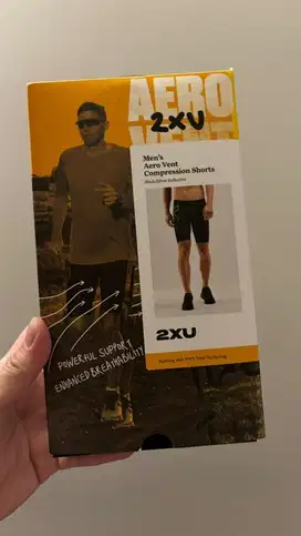 2XU Men's  Aero Vent  Compression Shorts  Black/Silver Size XL