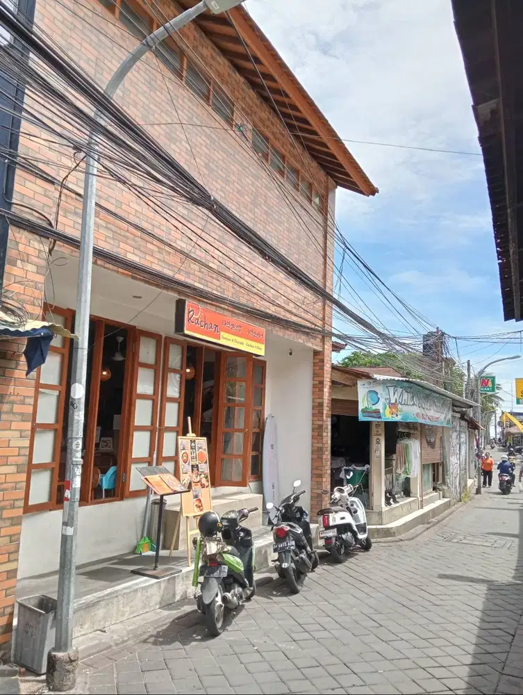 CHEAP RENT !! 3 Floor Business Space in Kuta near Beachwalk MALL