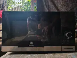 MICROWAVE ELECTROLUX ESM2348X 23L