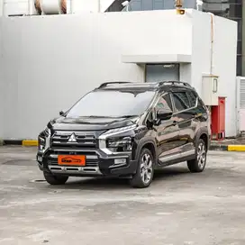 MITSUBISHI XPANDER CROSS PREMIUM PACKAGE AT FACELIFT 2023 HITAM