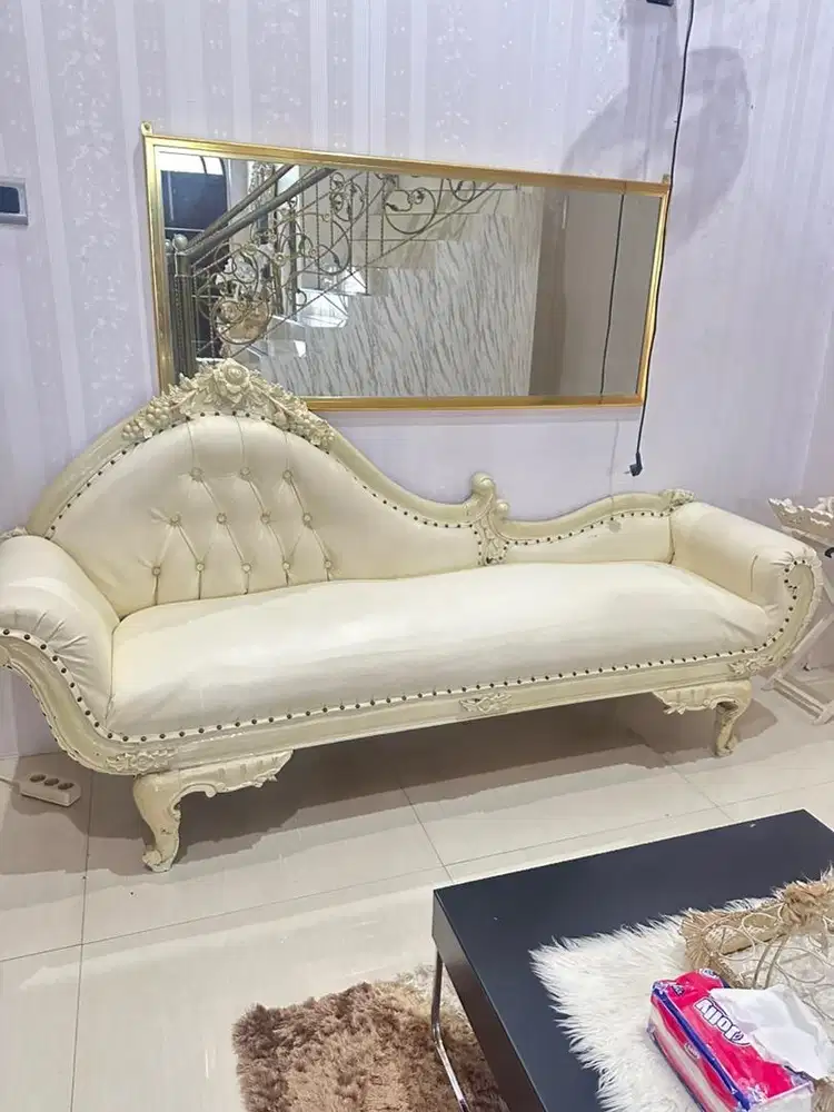 Sopa rebahan bahan jati di deco