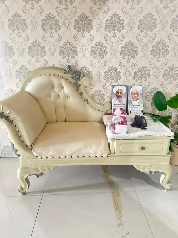 Sopa meja telpon