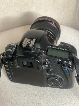 Kamera dslr canon eos 7D body only