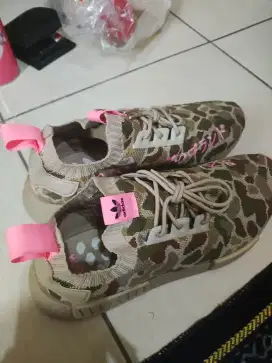 Sepatu Adidas warna pink
