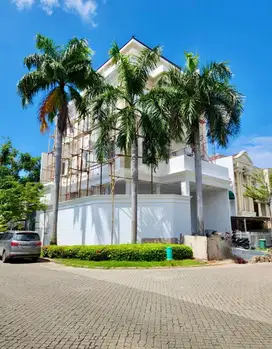 Rumah Sultan Hook Di Layar Permai PIK Jakarta Utara