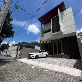 RUMAH CANTIK LOKASI STRATEGIS, DI DEPOK, DEKAT RS JIH