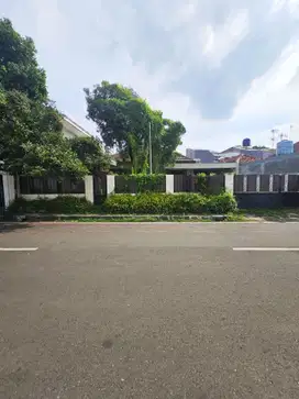 MURAH! Rumah Menteng Dijual. Dalam Komplek, Lingkungan Tenang. NEGO
