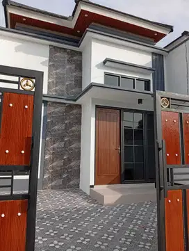 Rumah Baru di Wonorejo Rungkut