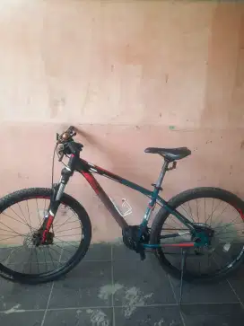 Sepeda mtb Polygon Cascade 4