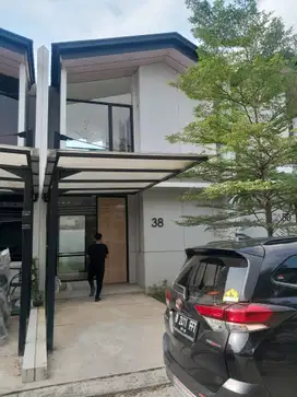 Ready siap huni 2 lantai 3 kamar di lippo cikarang