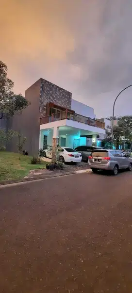 Rumah 2.5 lantai di Icon Verdant Ville BSD City