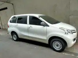 MOBIL XENIA THN 2013 PUTIH (1000 cc) manual