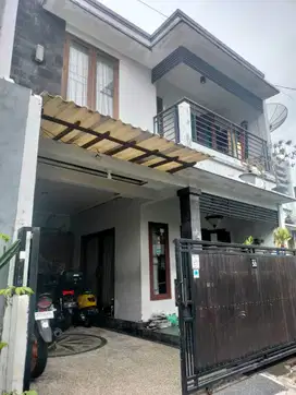 dijual rumah lantai 2 dalung permai
