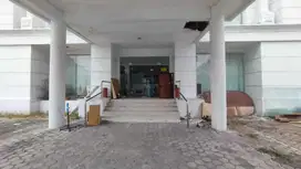 Disewakan gedung ex Bank di Jl Veteran Solo Kota