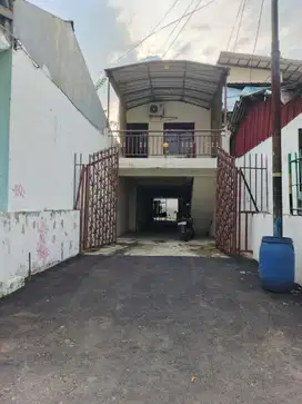 Rumah 2Lantai Clasik Hitung Tanah di Gempol Ceger Cipayung Jakarta Tim