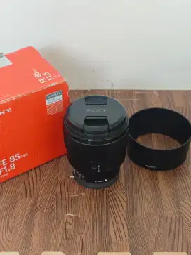 Lensa Fix Sony 85mm F/1.8 Fullset Mulus