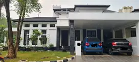 Rumah Asri  hook depan taman di Cluster Menteng Bintaro Jaya Sektor 7