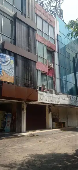 Disewakan Ruko 4,5 Lantai Di Mampang Prapatan Jakarta Selatan