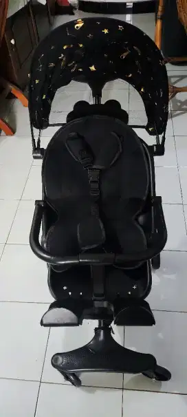 Stroller bayi warna hitam