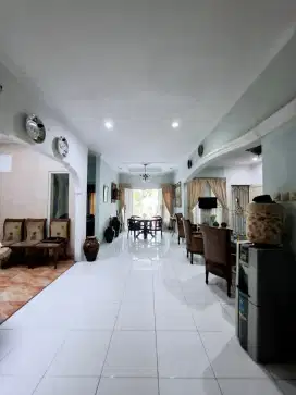 Di BSD Luas Tanah 180 m² dg Kamar Banyak Hanya 2 M an ! Jual Cepat !!