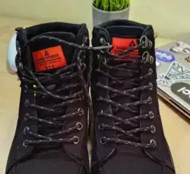 SEPATU SNEAKERS AEROSTREET TACTICAL HITAM