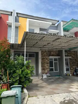 Rumah bagus 2 lantai di cluster savana metland cakung