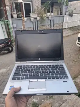 Core i7 •Laptop HP Elitebook 2560P •HDD 320GB •RAM 4GB •CORE I7 GEN2