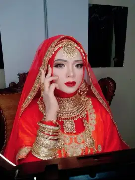 Gown India dan Aksesoris Premium