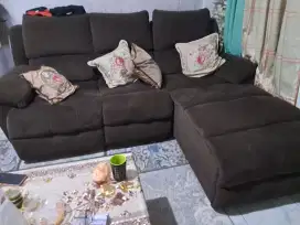 SOFA DAN MEJA TAMU