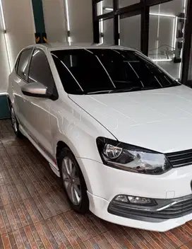 Volkswagen Polo 1.2 TSI-AT 2017 Vey Low KM