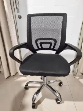 Kursi kantor atau kursi kerja