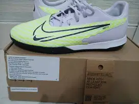 Phantom Gx Futsal Green ukuran 40