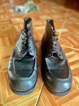 Sepatu booth hitam mulus